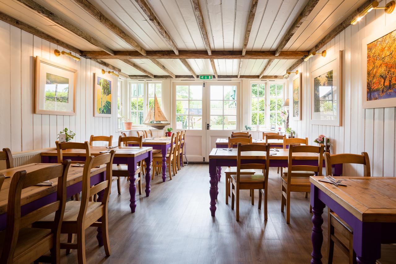 The Kings Arms Hotel Fernhurst Esterno foto