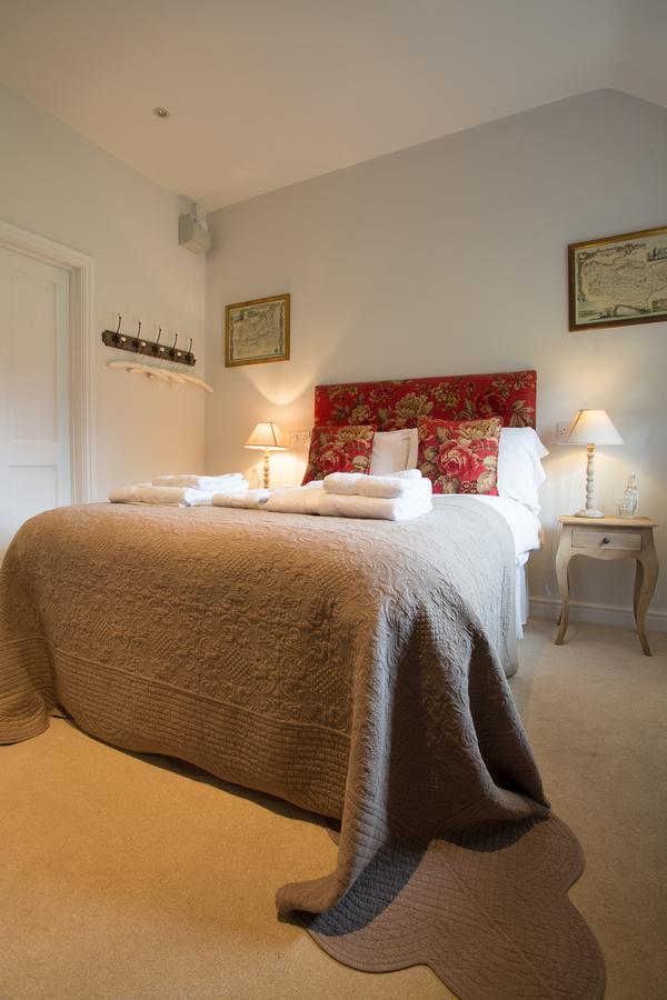 The Kings Arms Hotel Fernhurst Esterno foto